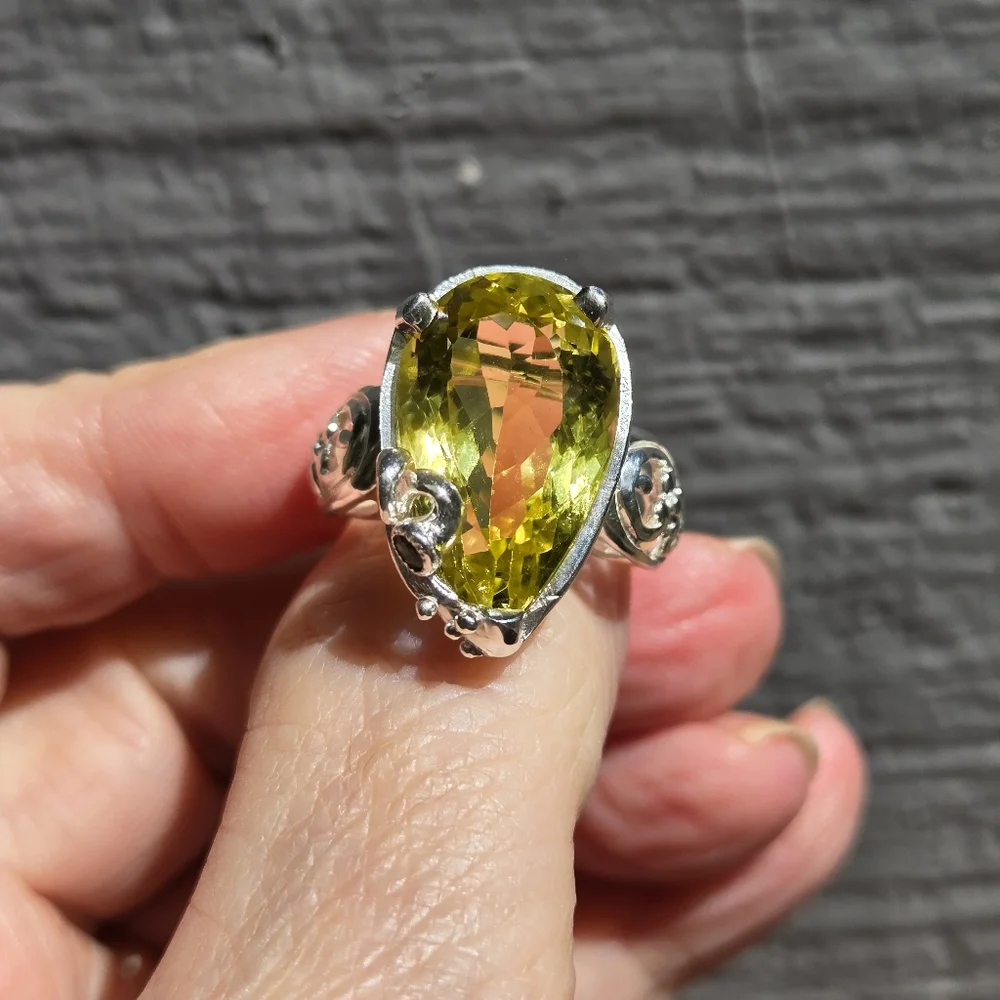 17k pear cut Lemon Quartz 🍋 & green 💚 sapphire sterling & white goldring sz8.5 - Picture 13 of 14